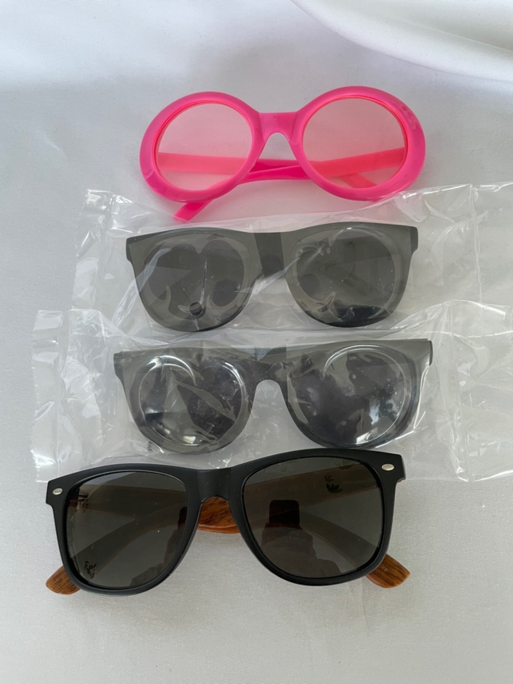 4-Pack Sunglasses Set - Black & Hot Pink o/s